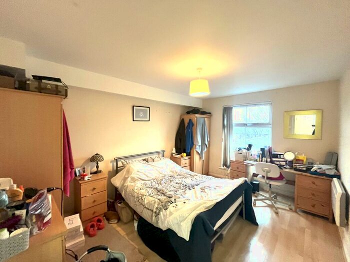 2 Bedroom Flat To Rent In Chancellor Court**, L8