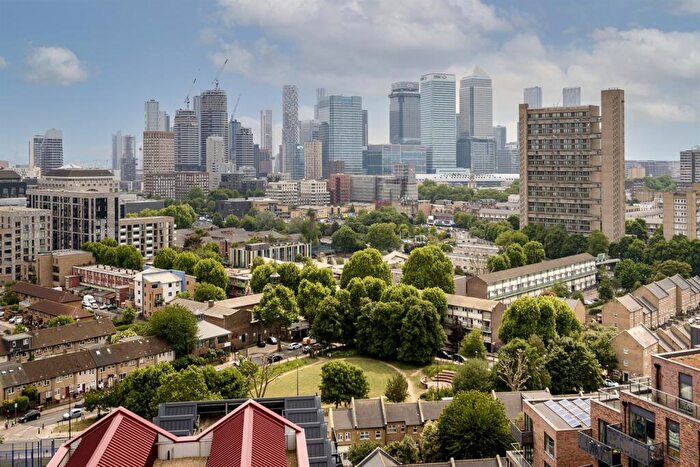 2 Bedroom Apartment To Rent In Barnacle House, E14