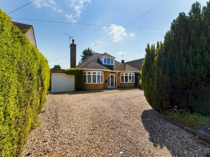 2 Bedroom Bungalow For Sale In Stretton Road, Wolston, Coventry, Warwickshire, CV8