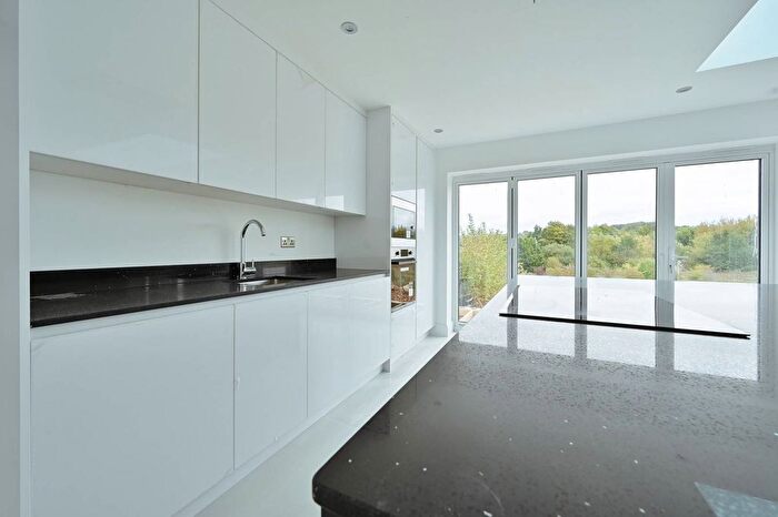 5 Bedroom Detached House To Rent In Hempstead Road, Kings Langley, Hemel Hempstead, Kings Langley, WD4