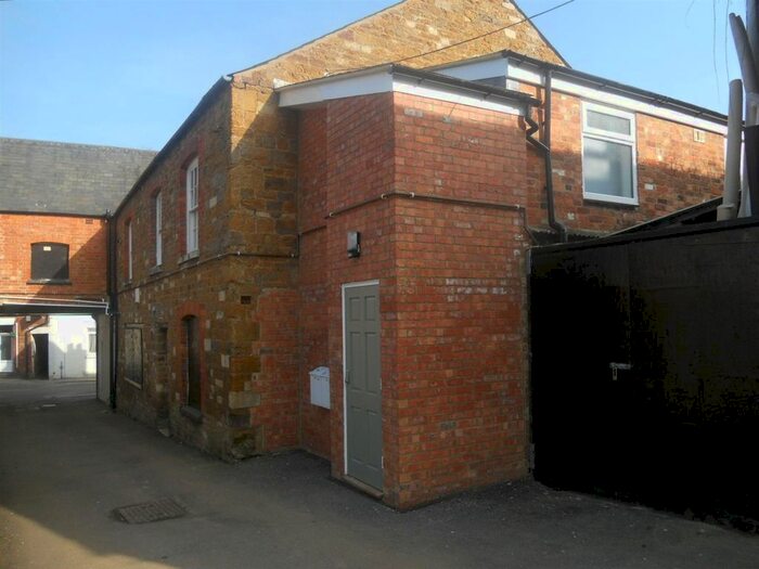2 Bedroom Flat To Rent In 25 High Street, Rothwell, Kettering NN14