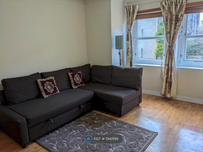 3 Bedroom Flat To Rent In Craighouse Gardens, Edinburgh, EH10