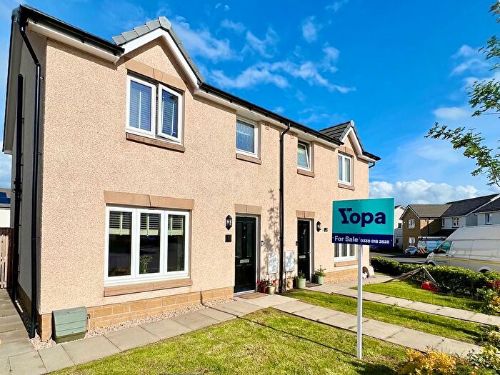 3 Bedroom Semi-Detached House For Sale In Balnagown Drive, Bishopton, PA7