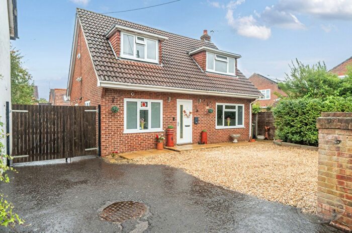 3 Bedroom Detached House For Sale In Heathcote Road, Bordon, Hampshire, GU35