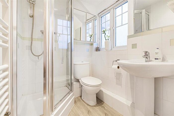 3 Bedroom End Of Terrace House For Sale In Farrier Place, Sutton, SM1