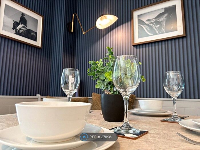 4 Bedroom Semi-detached House To Rent In Edgewood Road, Manchester, M9