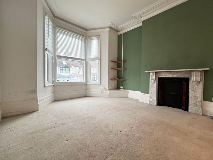 1 Bedroom Flat To Rent In St. Mary's Road, London, SE25