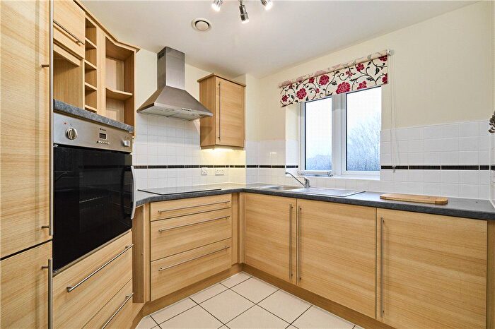 2 Bedroom Flat For Sale In Squirrel Way, Leeds, West Yorkshire, LS17