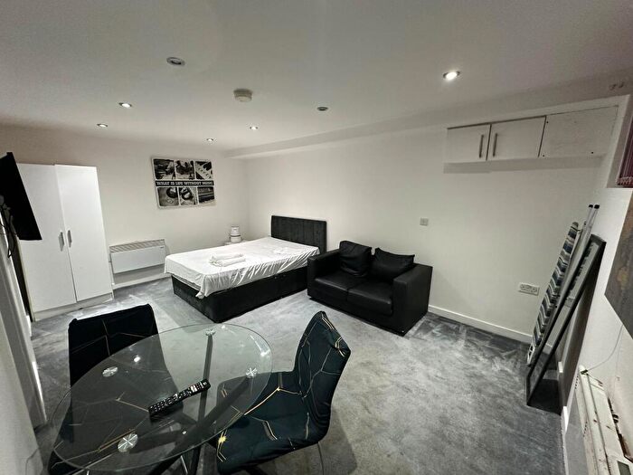 1 Bedroom Flat To Rent In Berkeley Avenue, Leeds, LS8