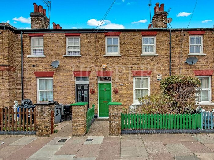 3 Bedroom Cottage For Sale In Quainton Street, London, NW10