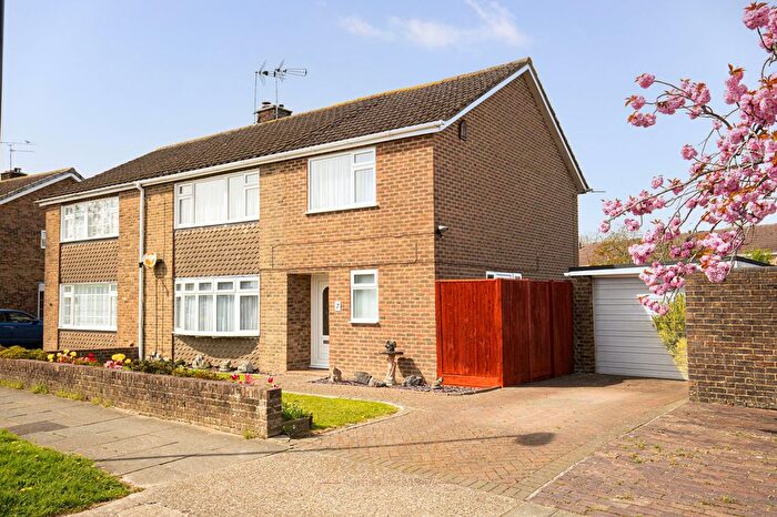 5 Bedroom Semi Detached House For Sale In Coltash Road, Crawley, RH10