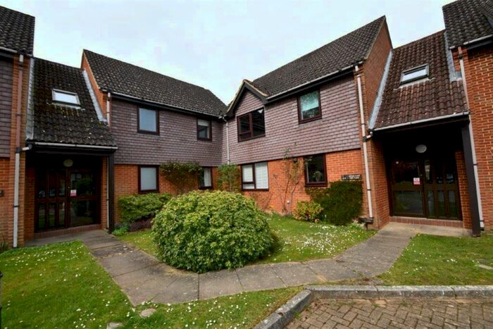 1 Bedroom Apartment To Rent In Bedroom Ground Floor Apartment In Bramley, GU5