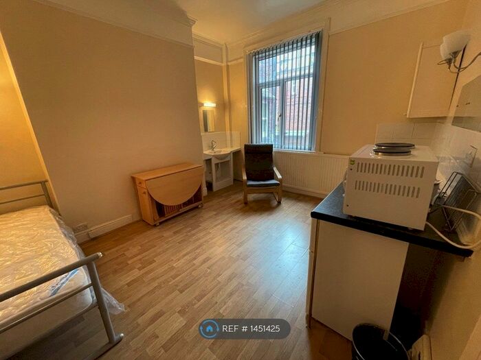 Studio To Rent In London Road, Newcastle-Under-Lyme, ST5