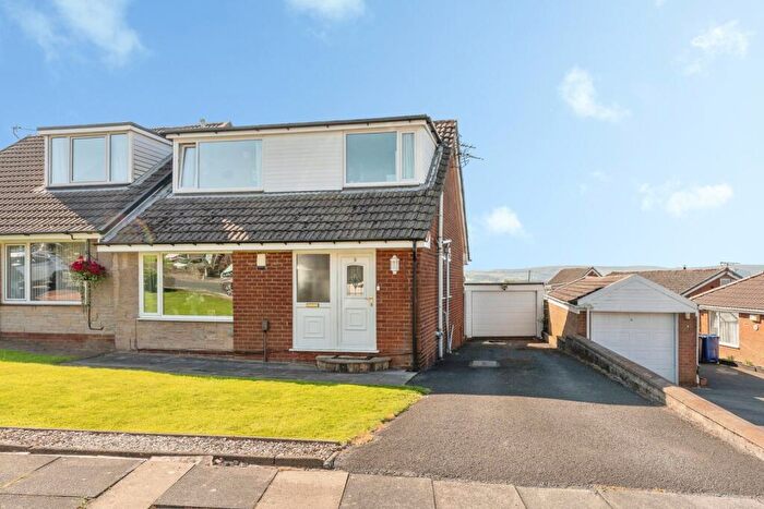 4 Bedroom Semi-Detached House For Sale In Westbury Close, Burnley, Lancashire, BB10