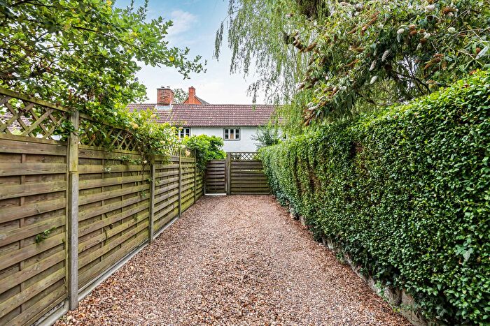 3 Bedroom Terraced House For Sale In Victoria Road, Wargrave, RG10
