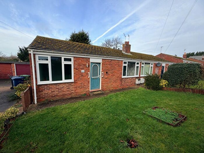 2 Bedroom Semi-Detached Bungalow For Sale In Moorfield Way, Great Stukeley, Huntingdon, PE28
