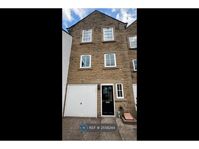 5 Bedroom Terraced House To Rent In Woodcote Fold, Oakworth, Keighley, BD22