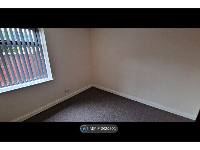 1 Bedroom Flat To Rent In Drake Street, Rochdale, OL11