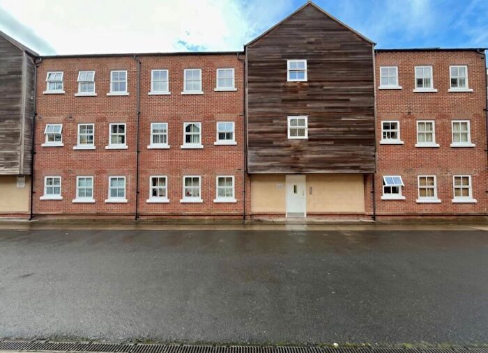 2 Bedroom Apartment To Rent In Pine Street, Fairford Leys, Aylesbury, HP19