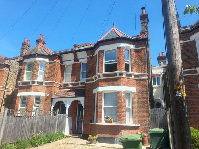 1 Bedroom Apartment To Rent In Bevington Road, Beckenham, BR3