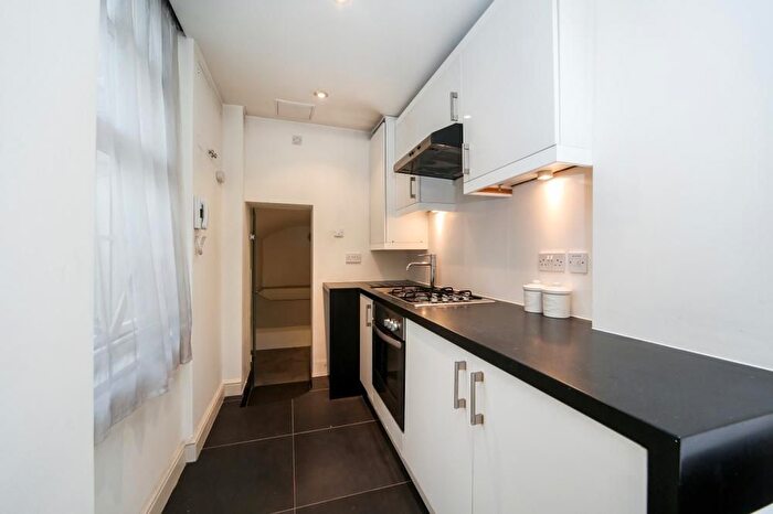 1 Bedroom Flat To Rent In West Cromwell Road, London, SW5