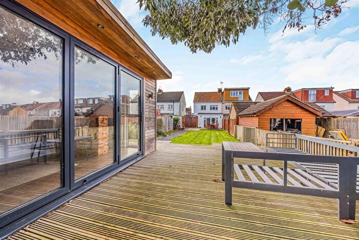 3 Bedroom Semi-Detached House For Sale In Second Avenue, Farlington, Portsmouth, PO6