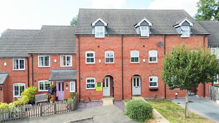 4 Bedroom Town House For Sale In Manor School View, Overseal, DE12