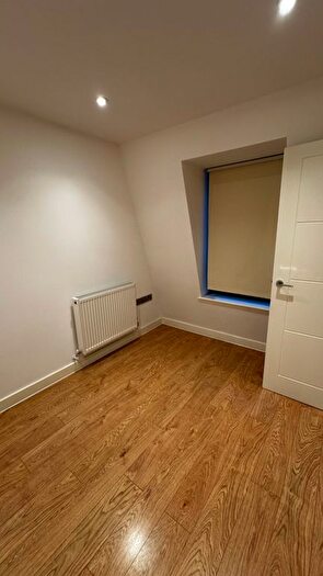1 Bedroom Flat To Rent In High Street, Hounslow, TW3