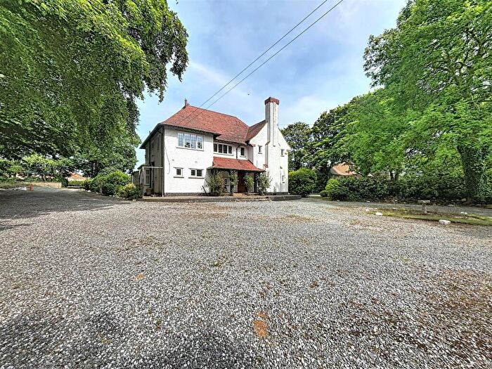 5 Bedroom Detached House For Sale In Rolston Road, Hornsea, HU18