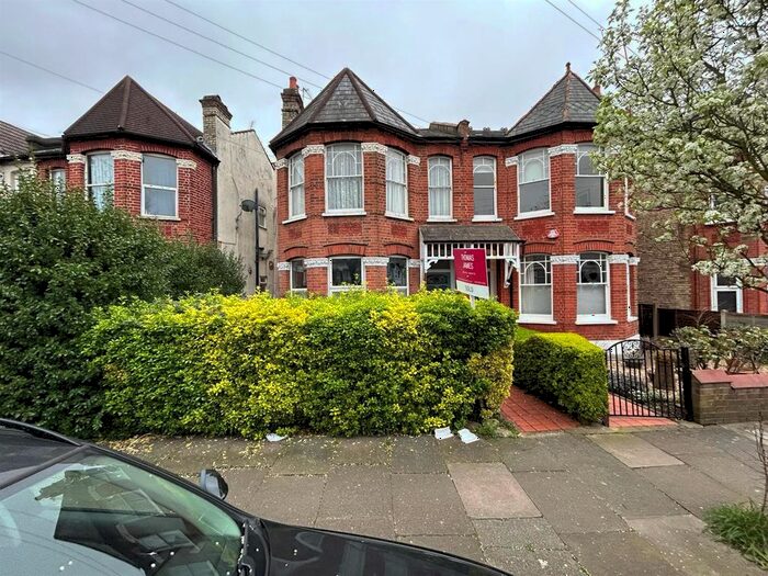 2 Bedroom Flat To Rent In Palmerston Crescent, London, N13