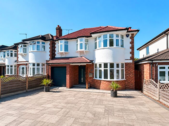 5 Bedroom Detached House For Sale In The Drive, Bexley, DA5