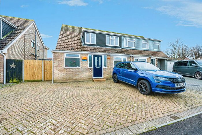 4 Bedroom Semi-Detached House For Sale In Kingsmead Avenue, Stubbington, Fareham, PO14
