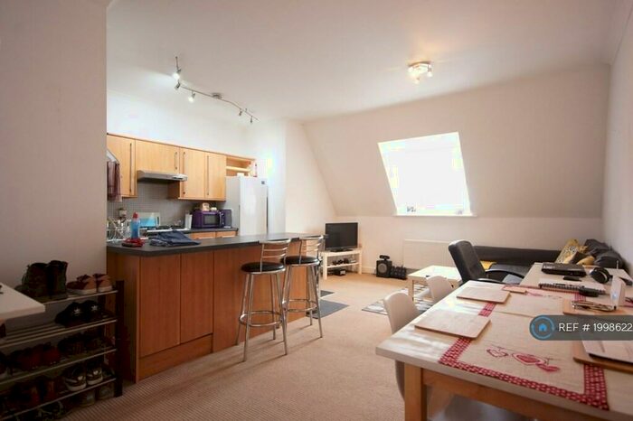 2 Bedroom Flat To Rent In Rushton Crescent, Bournemouth, BH3