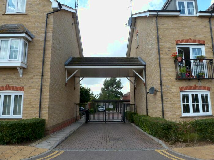 2 Bedroom Flat To Rent In Stants View, Hertford, SG13