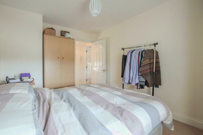 1 Bedroom Apartment For Sale In The Octagon, Collett Road, Ware, SG12