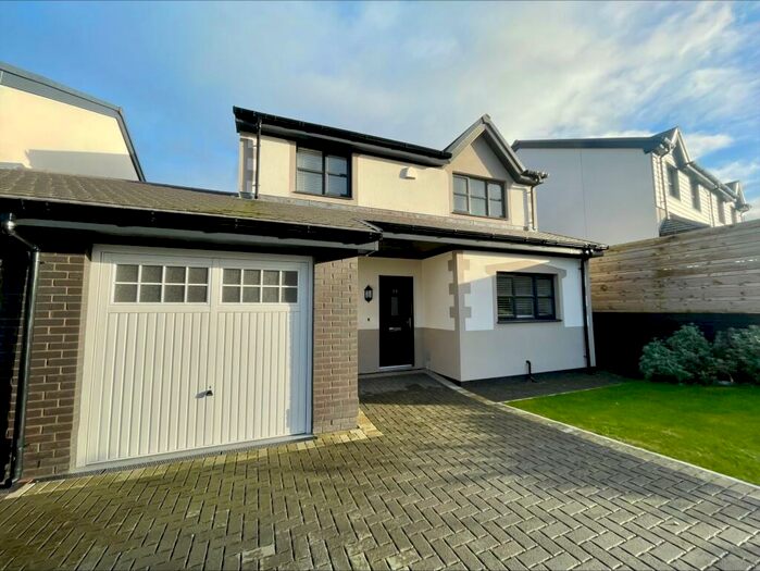 3 Bedroom House To Rent In Lon Caer Seion, Conwy, LL32