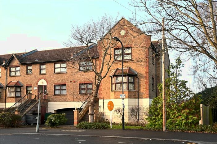 1 Bedroom Flat To Rent In Coppermill Lane, Walthamstow, London, E17