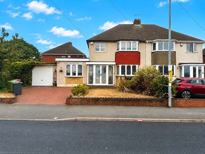 3 Bedroom Semi Detached House For Sale In Frampton Way, Great Barr, Birmingham, B43