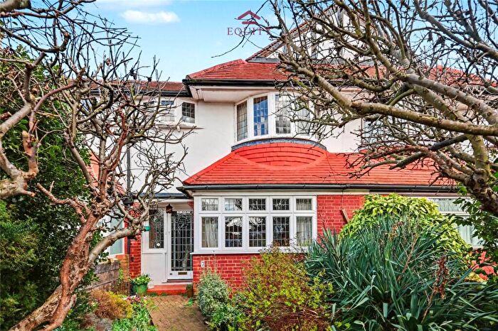 3 Bedroom Terraced House For Sale In Haileybury Avenue, Enfield, EN1