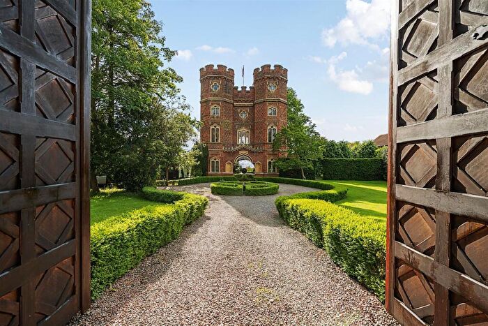 6 Bedroom Detached House To Rent In Pelhams Walk, Esher, KT10