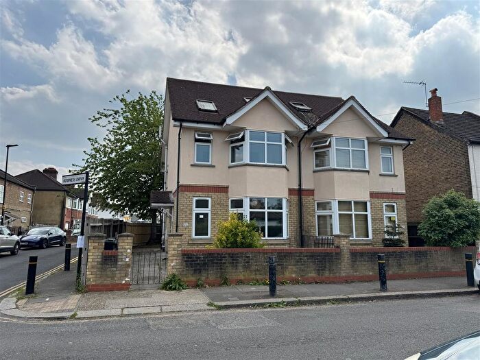 3 Bedroom Semi-Detached House To Rent In Cambridge Road, Hounslow, TW4