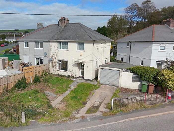 3 Bedroom Semi-Detached House For Sale In Stone Barton Road, Plympton, Plymouth, PL7