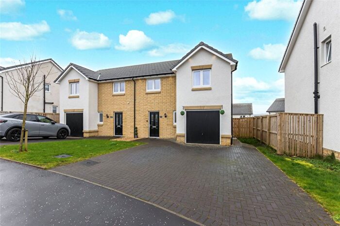 3 Bedroom Semi-Detached House For Sale In Temple Way, Benthall Farm, East Kilbride, South Lanarkshire, G75