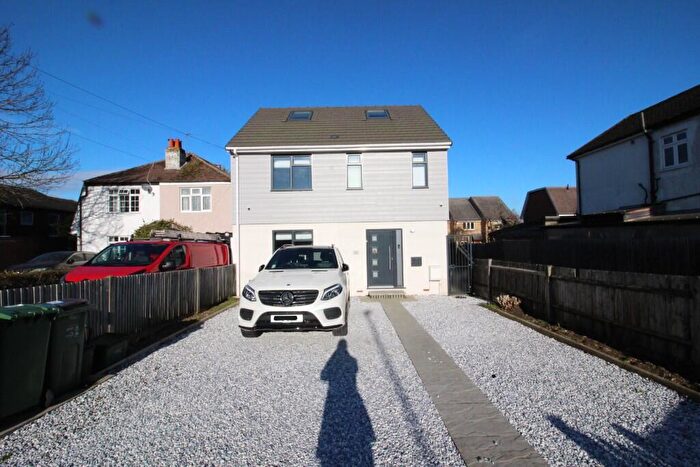 4 Bedroom Detached House For Sale In Langley Avenue, Worcester Park, KT4