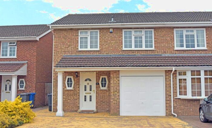 3 Bedroom Semi-Detached House To Rent In Beverley Gardens, Maidenhead, Berkshire, SL6