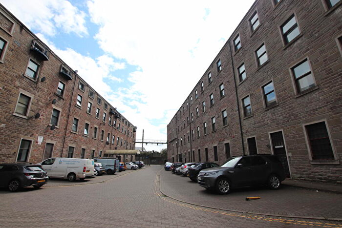 2 Bedroom Flat To Rent In Pleasance Court, West End, DD1