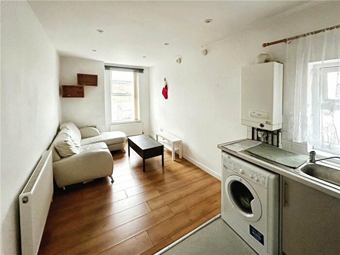 2 Bedroom Apartment For Sale In Somers Road, Southsea, Hampshire, PO5