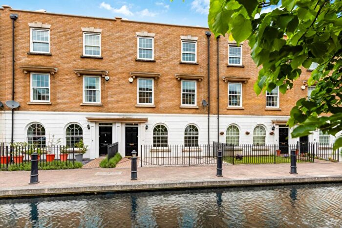 3 Bedroom House To Rent In Waterside Avenue, Beckenham, BR3