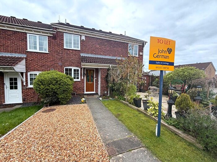 2 Bedroom Town House To Rent In Prestbury Close, Oakwood, DE21