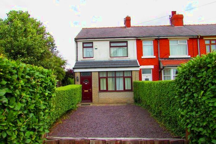 2 Bedroom Semi-Detached House To Rent In Common Edge Road, Blackpool, Lancashire FY4